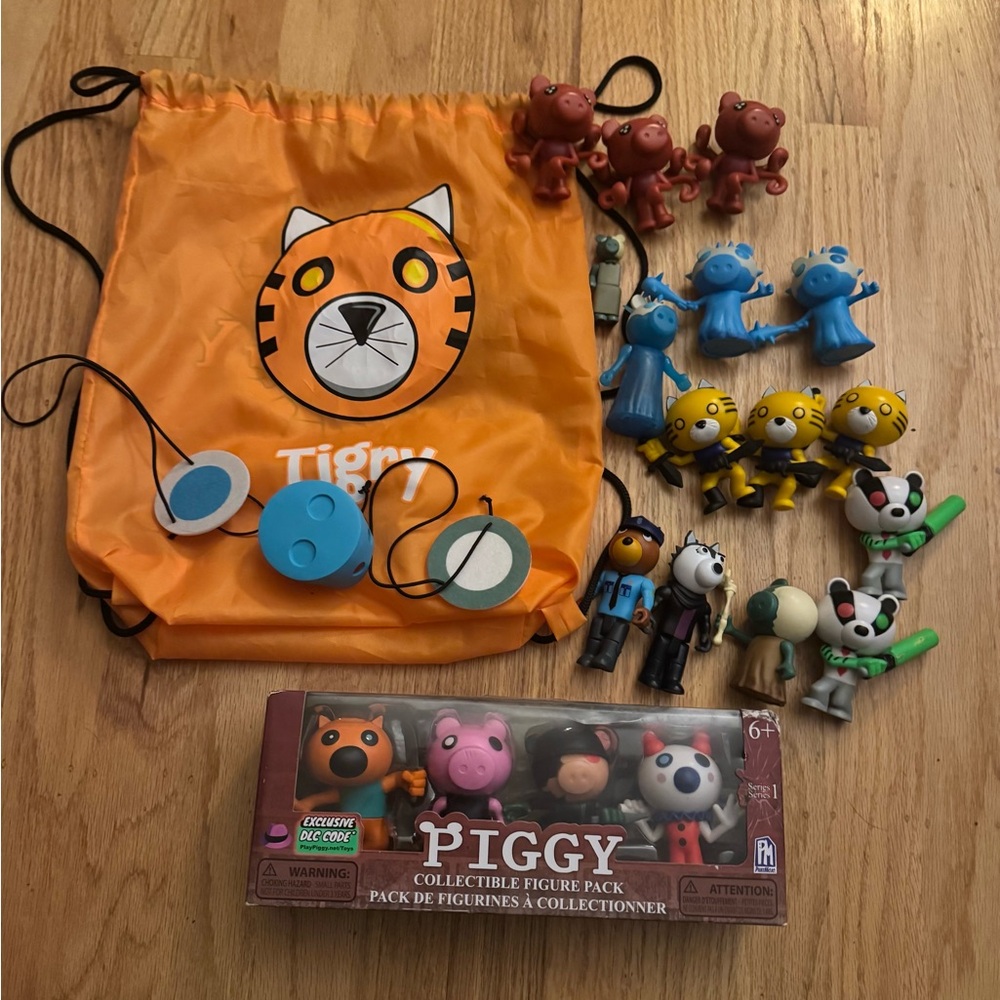 GUC Roblox | PIGGY Action Figures | 18 Figures + Accessories